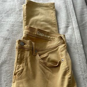 Gap Girlfriend 29r straight leg jeans color is Dried Straw